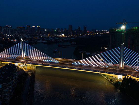 湖州南北大聯(lián)動，長湖申大橋“亮”新裝